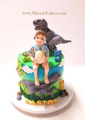 Dinosaur cake with a personalized figurine