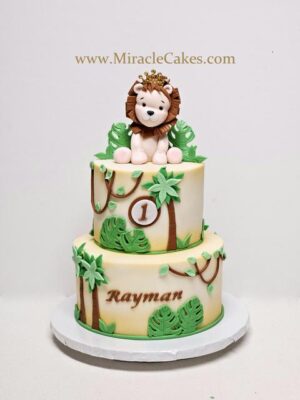 Jungle cake with a lion topper